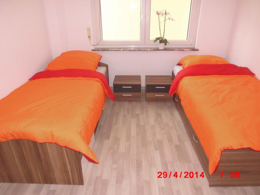 Frankfurt Airport & Fair Apartment Kelsterbach Exterior foto